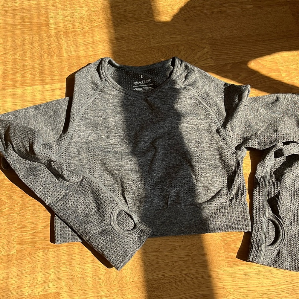 Amazon workout top